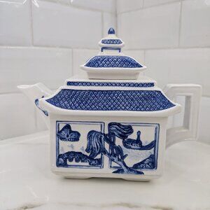 VTG Blue Willow Collectibles Pagoda Teapot Christopher Johnson Bros Series 1